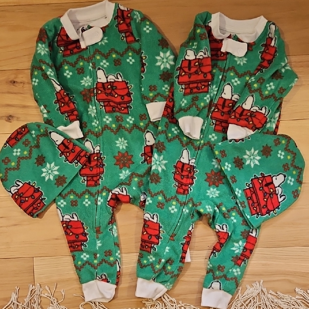 Peanuts Green and Red Pajama Set